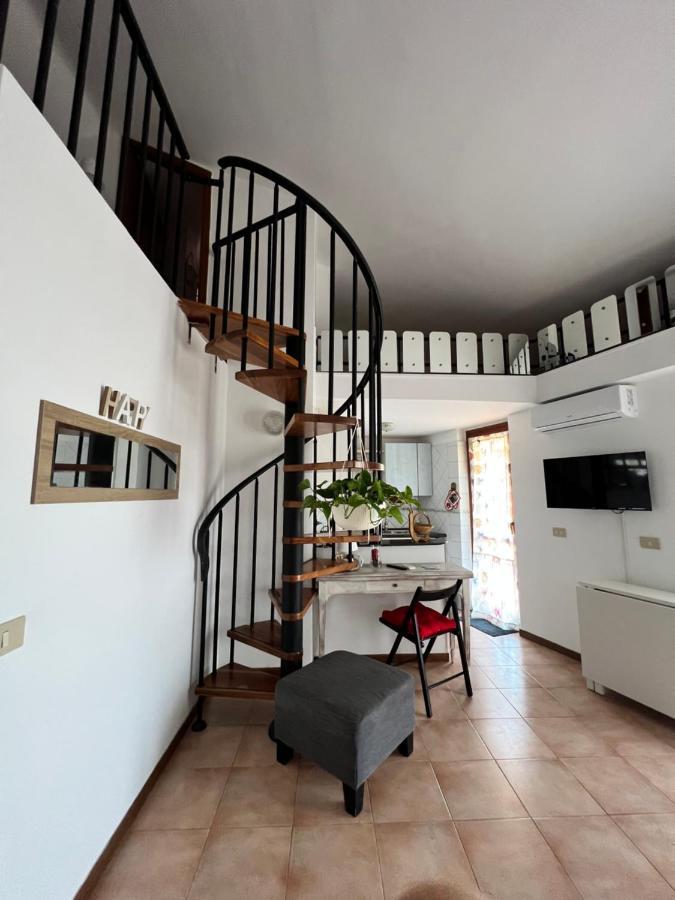 Mansardina A Pochi Passi Da Roma Apartman Morlupo Kültér fotó