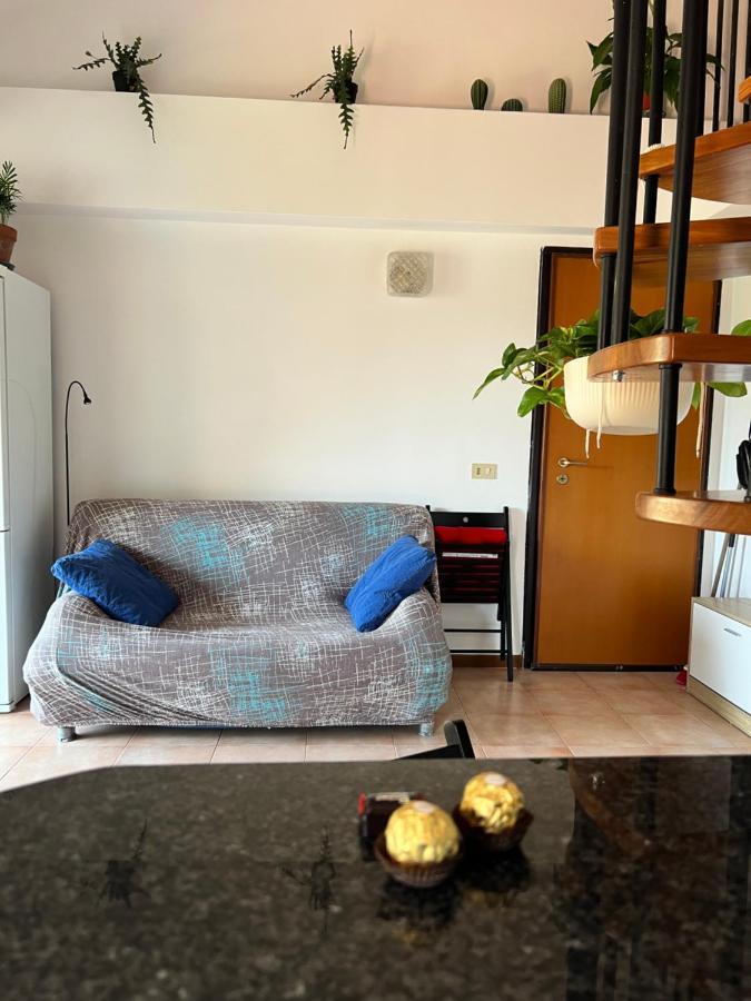 Mansardina A Pochi Passi Da Roma Apartman Morlupo Kültér fotó