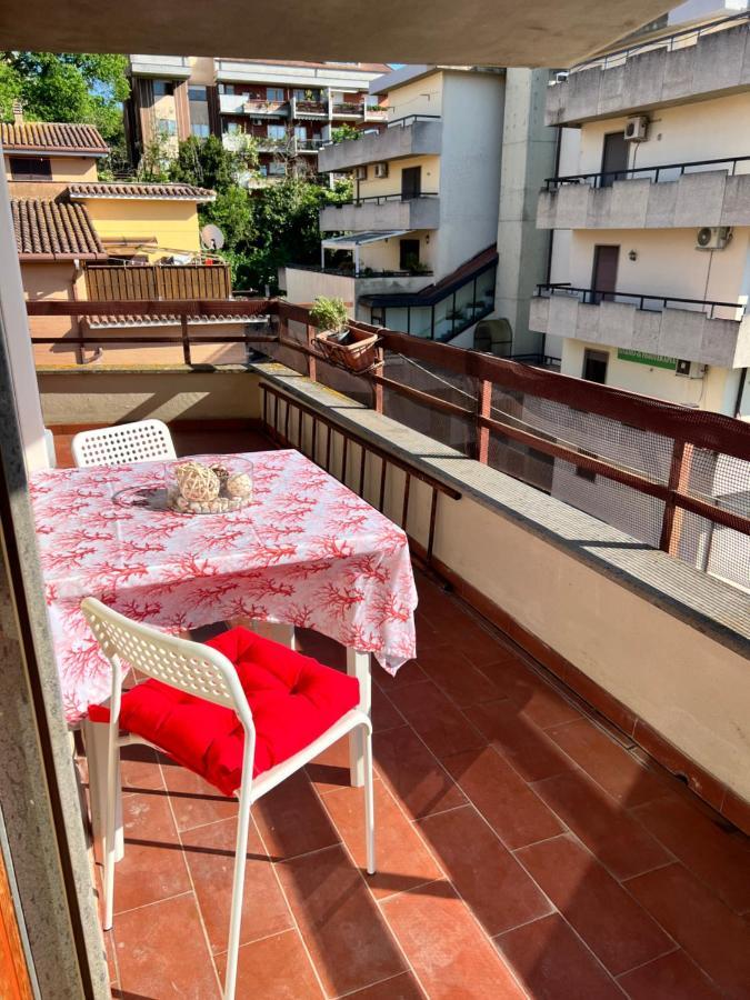 Mansardina A Pochi Passi Da Roma Apartman Morlupo Kültér fotó